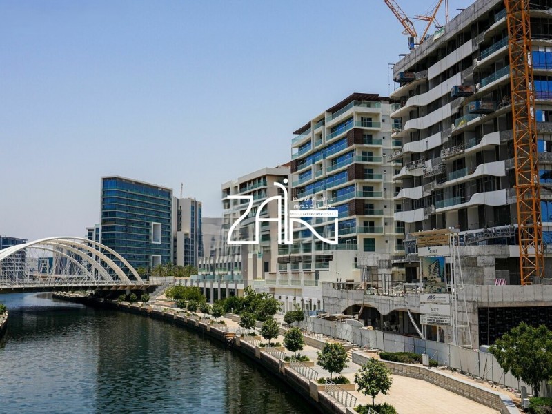 Spacious Duplex |Full Canal View|Prime Location